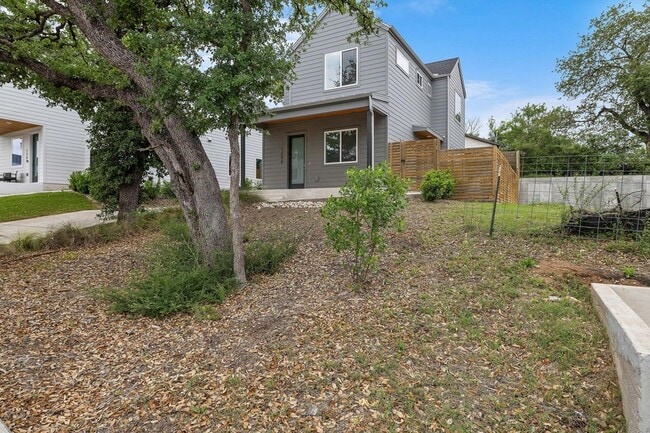 Building Photo - 1206 Sarabeth Way