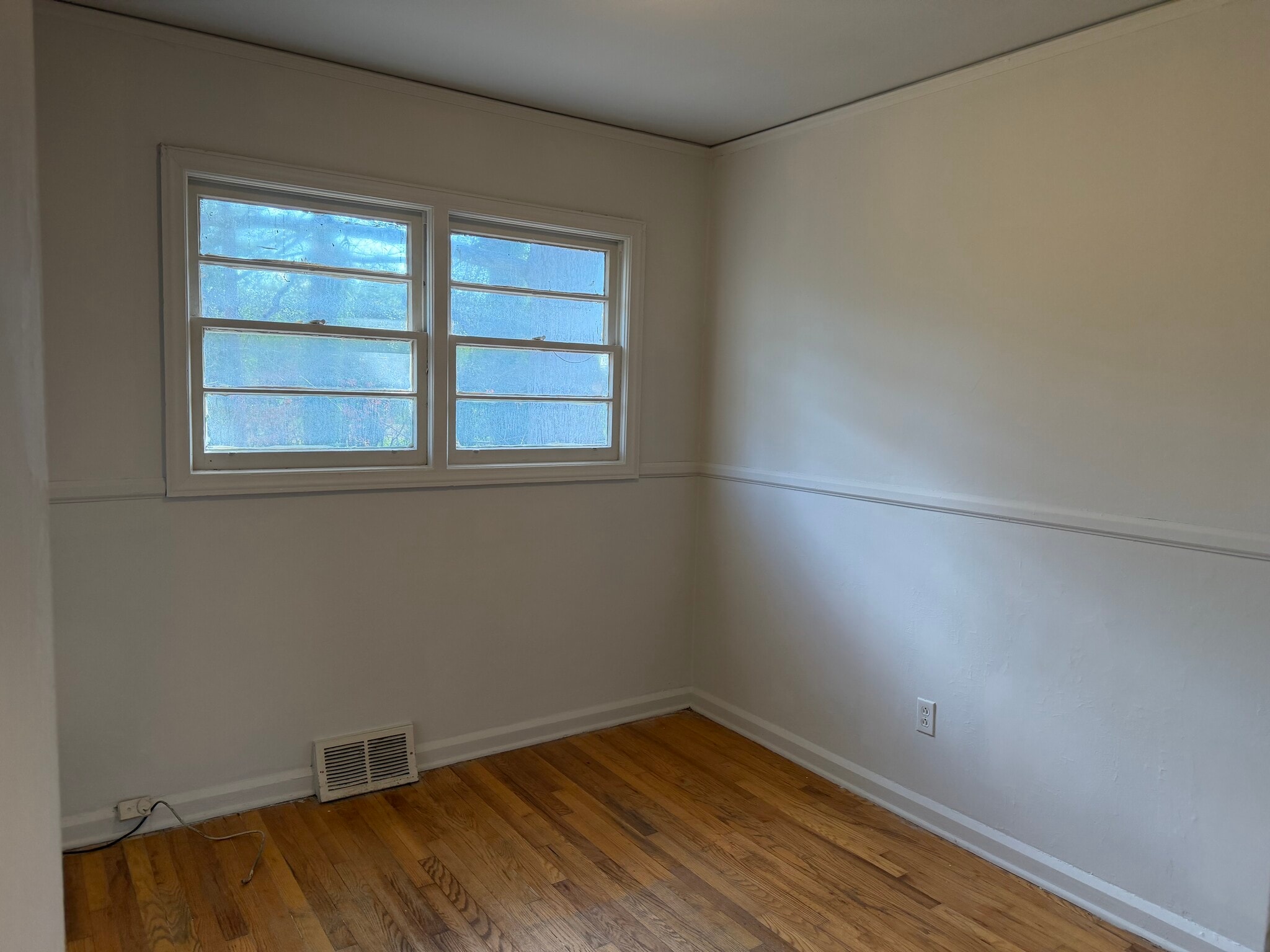 Building Photo - 501 Crestfield Rd