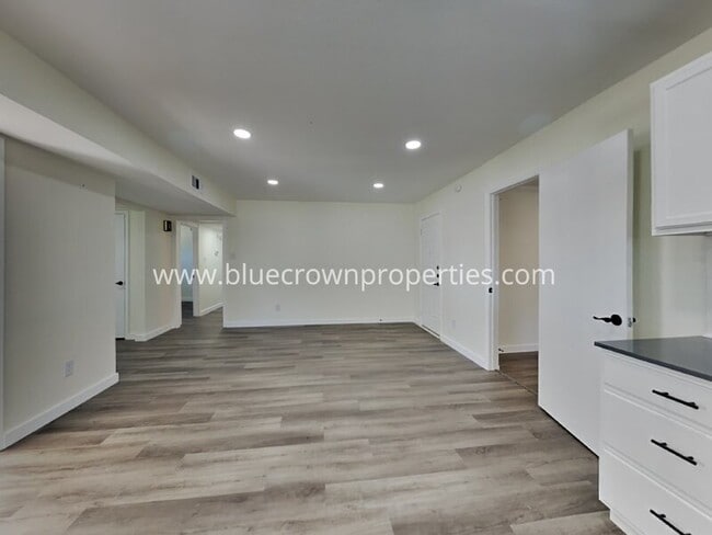 Building Photo - 2702 Wallin Dr