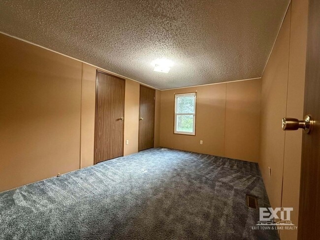 Building Photo - 3 Bedroom, 2 Bathroom Home in a Beautiful Country Setting