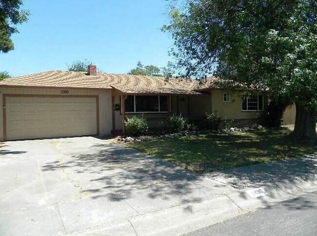 Building Photo - Concord, Holbrook Heights Charming 3-Bed, 2-Bath Home - 16 Month Lease