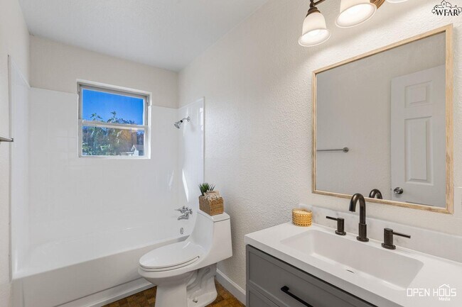 Building Photo - 4717 Bonny Dr