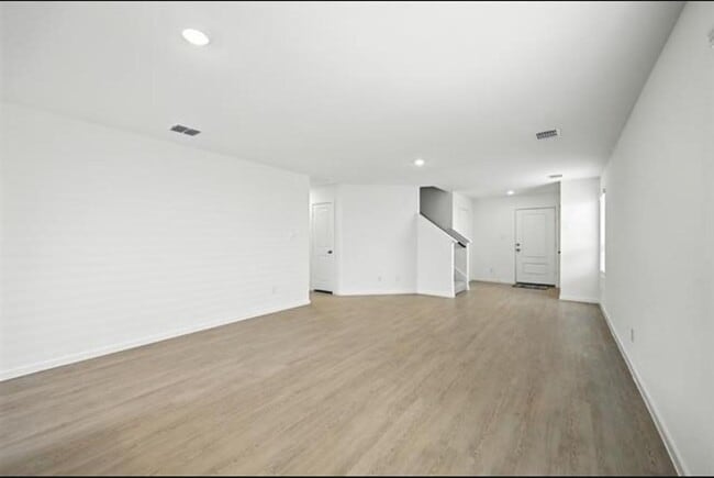 Building Photo - 205 Ashbrook St