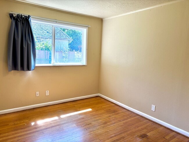 Building Photo - University Park Home with Finished Basemen...