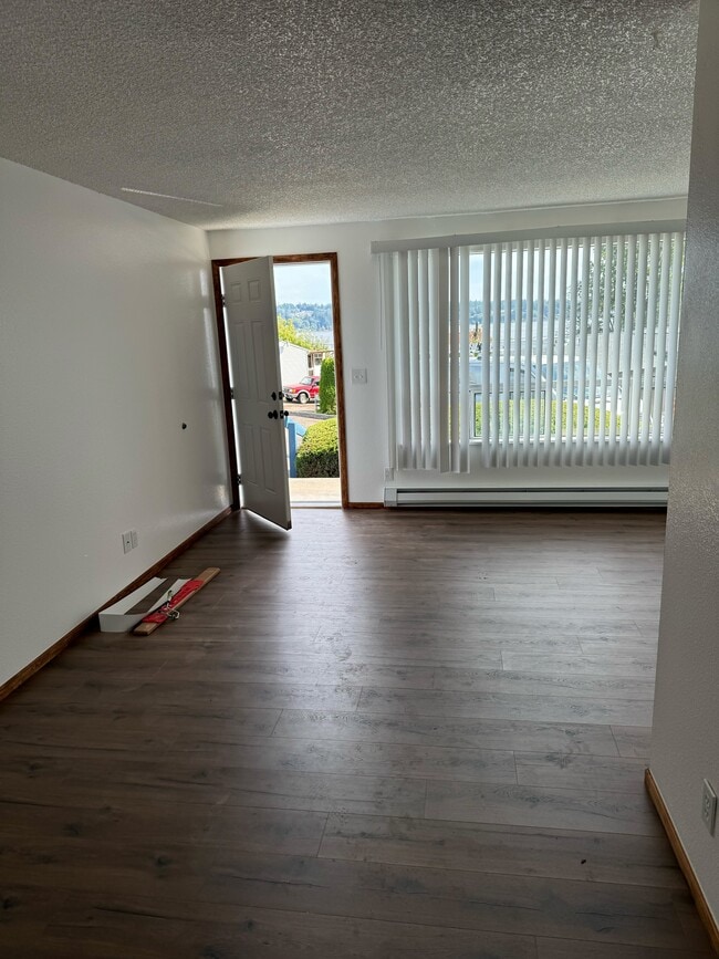 Building Photo - 811 Hayward Ave