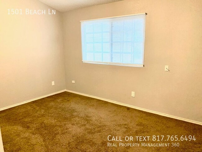 Building Photo - 1501 Beach Ln