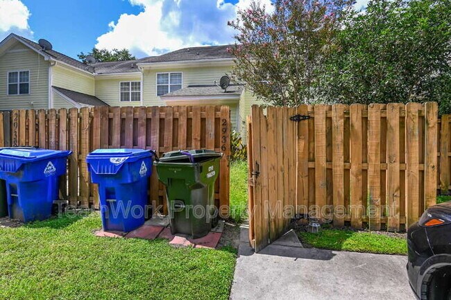 Building Photo - 2936 Sugarberry Ln