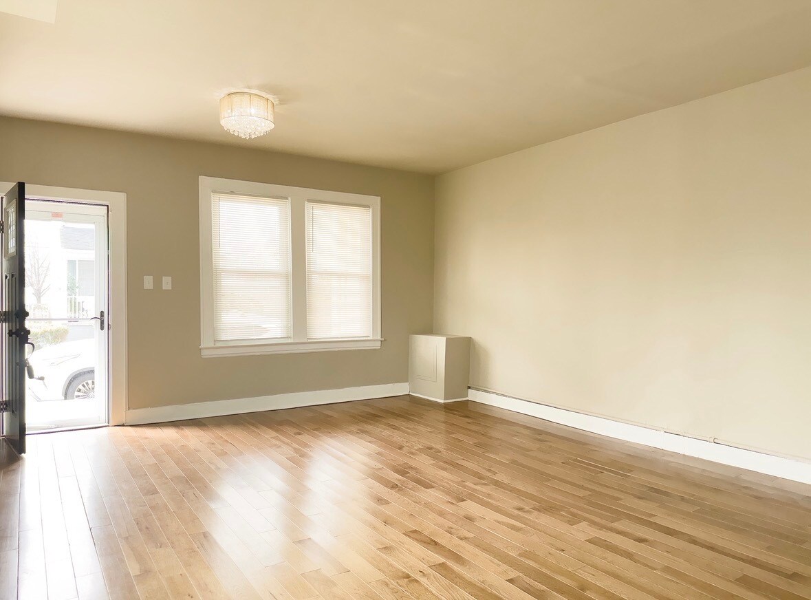 Building Photo - 123 Walnut Ave