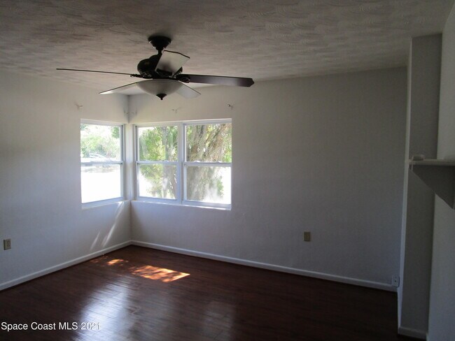 Building Photo - 434 Lenore Ave