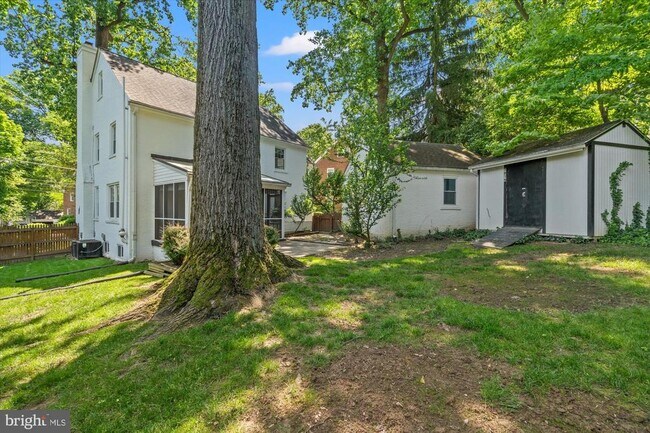 Building Photo - 7014 Beechwood Dr