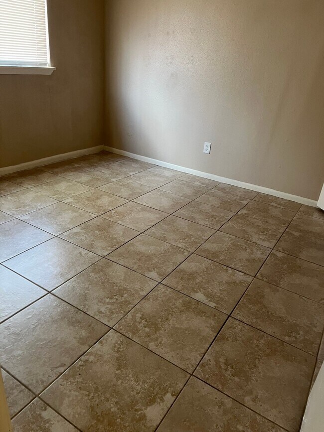 Building Photo - 6823 Wellwood Ct