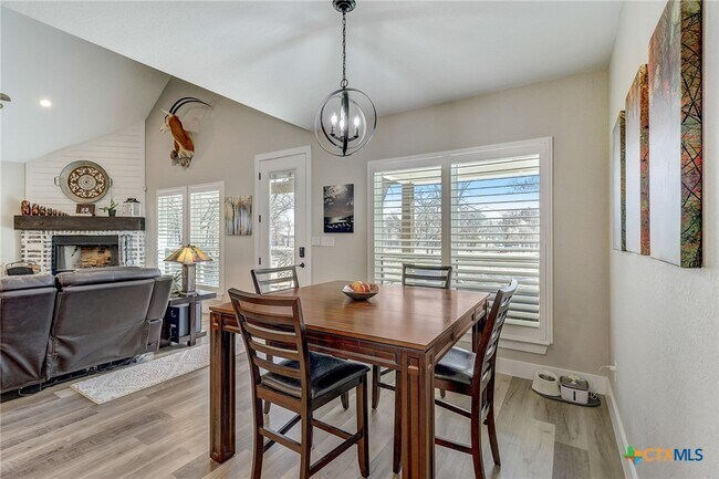 Building Photo - 281 Cibolo Way