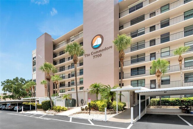 Building Photo - 7700 Sun Island Dr S