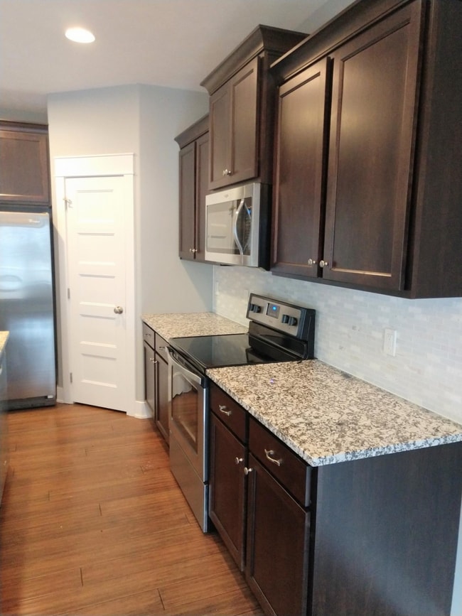 Building Photo - Luxury town homes