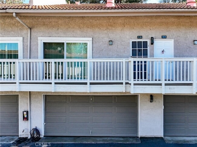 Building Photo - 23821 Hillhurst Dr
