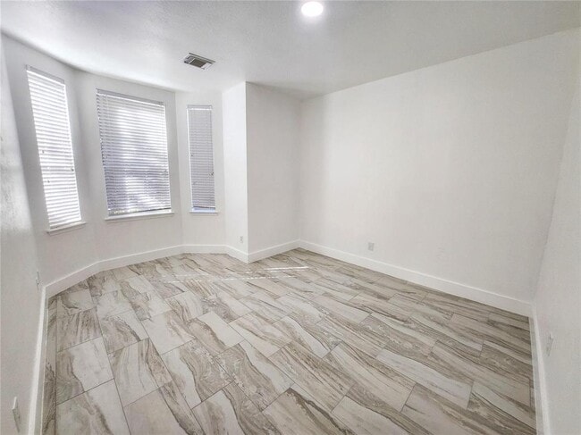 Building Photo - 7518 Oakwood Canyon Dr