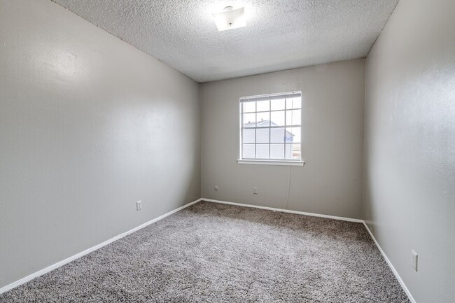 Interior Photo - Sky Landing Apartments