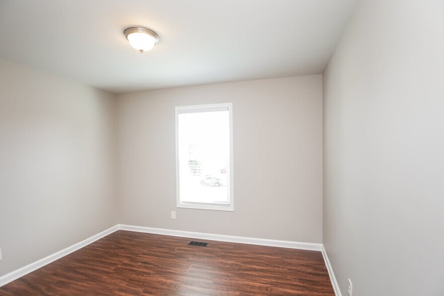 Building Photo - 55 Richmond Dr