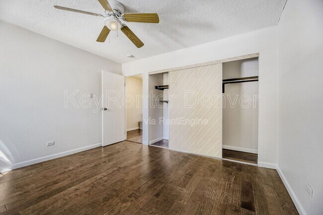 Building Photo - 2120 S Vaughn Way