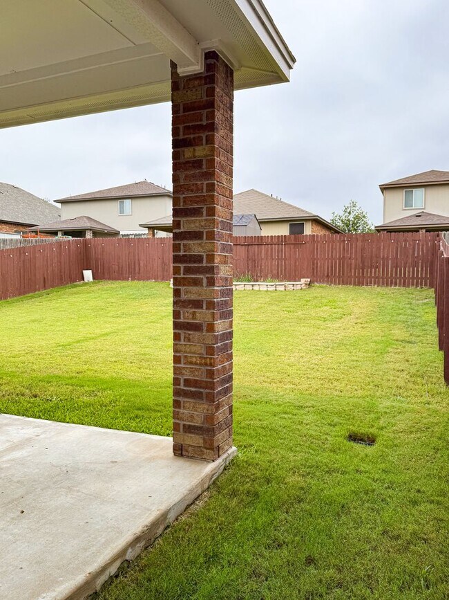 Building Photo - 9503 Adeel Dr