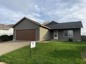 Building Photo - 1472 Hunter Ave N