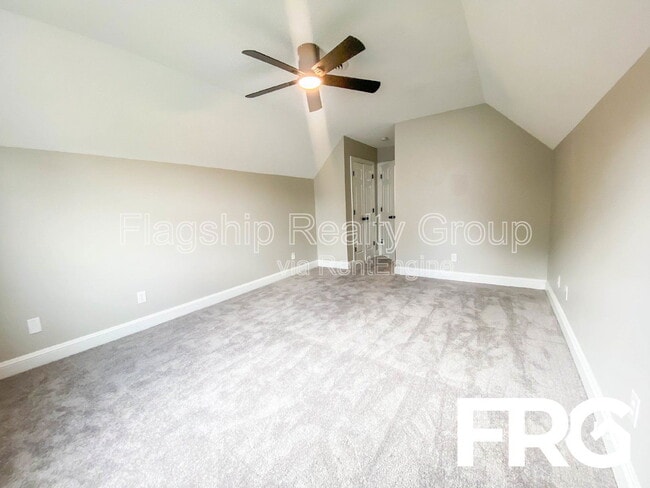 Building Photo - 232 N Marion Dr