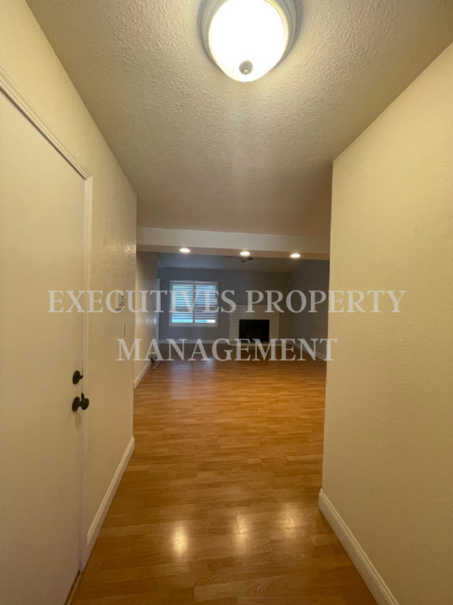 Building Photo - 3341 El Dorado Ct