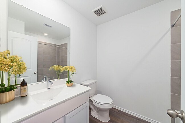 Building Photo - 6007 Bella Breeze Dr