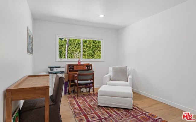 Building Photo - 6202 Frondosa Dr