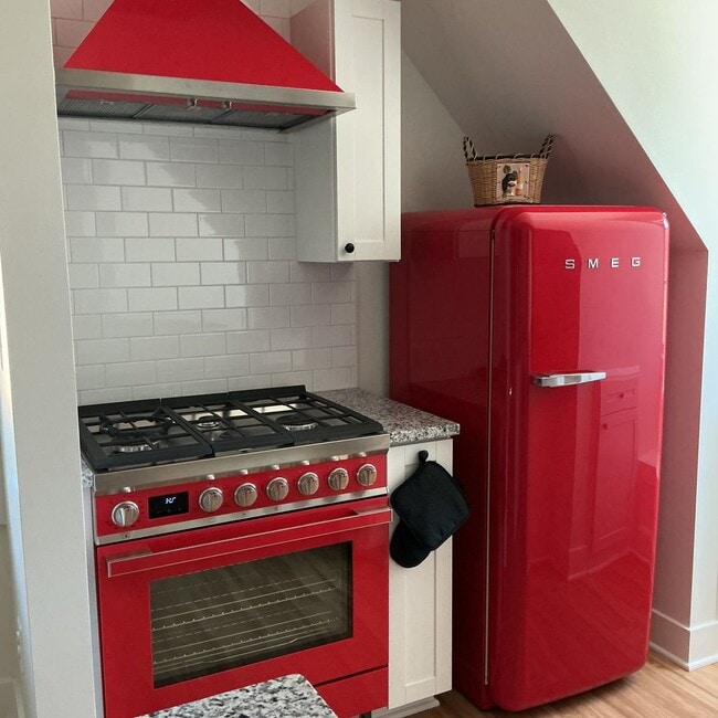 Building Photo - Perfect 1 Bedroom Fully Finished Apartment