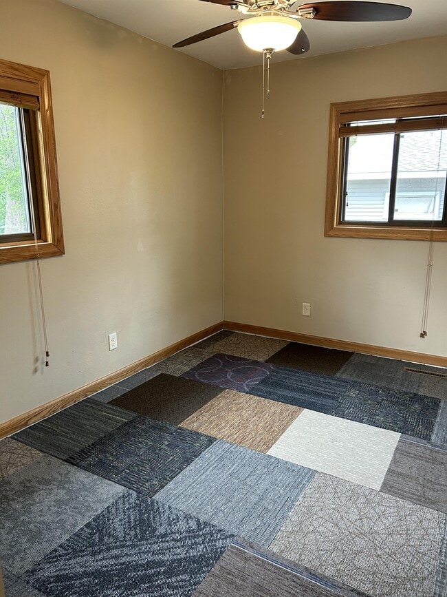 Building Photo - 313 9th Ave