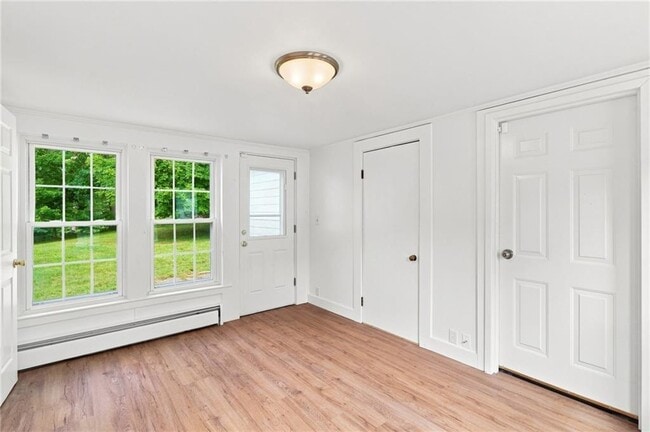 Building Photo - 37 Ryefield Rd