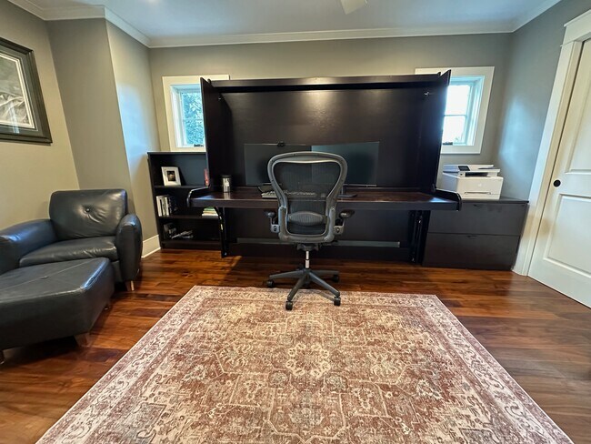 Building Photo - 4015 Wood End Dr