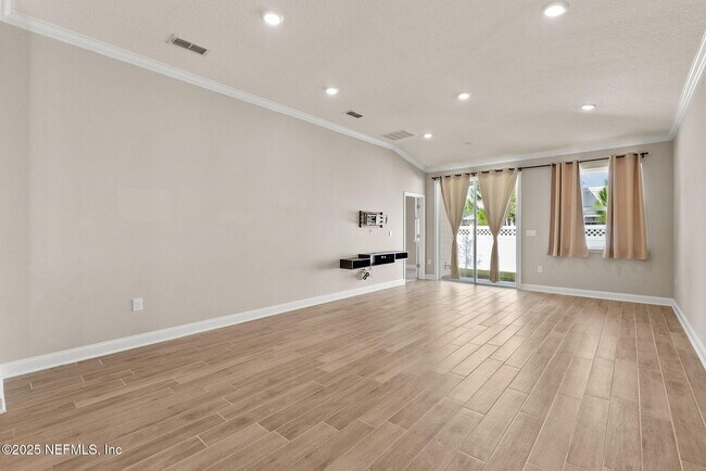 Building Photo - 42 Thistleton Wy