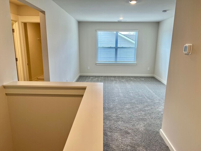 Building Photo - 5 Bed, 3.5 Bath Home w/ 2 Car Garage in Harvest Point