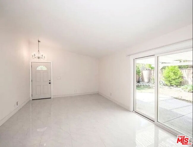 Building Photo - 25679 Lupita Dr