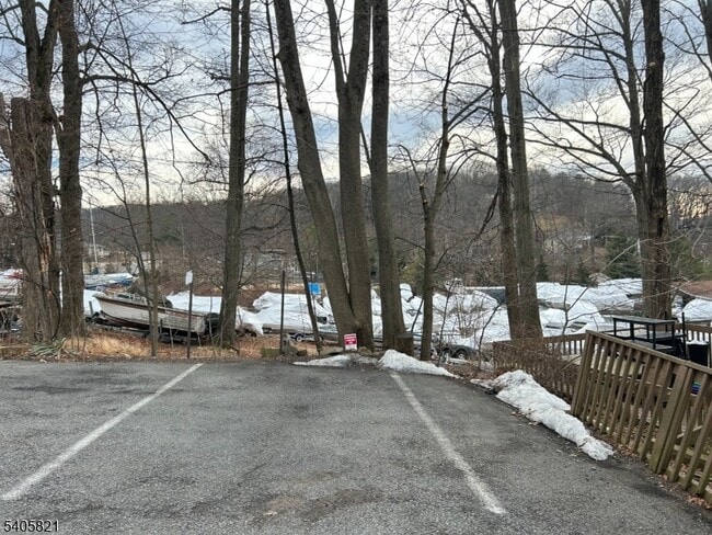 Building Photo - 19 Windemere Ave