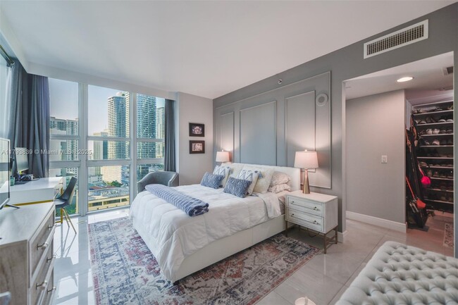 Building Photo - 951 Brickell Ave