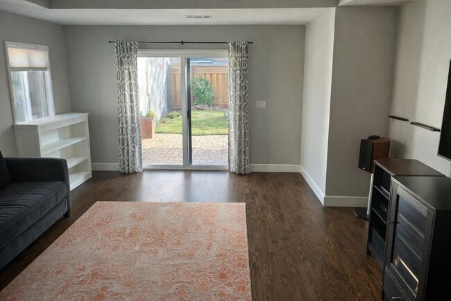 Building Photo - 1700 Cleveland Ave