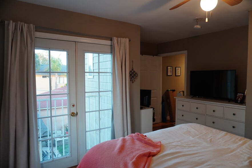 Bedroom I - 1813 Oliver Ave