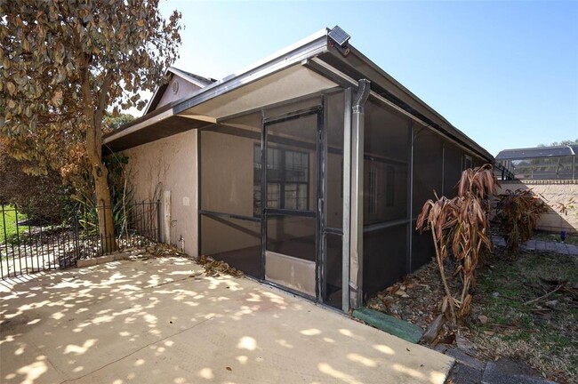 Building Photo - 2021 Arbor Way