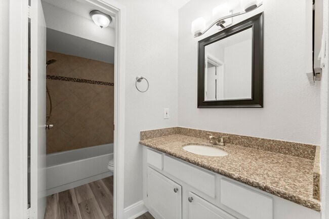 Building Photo - 14515 Wunderlich Dr
