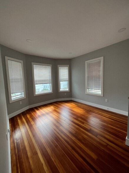 Building Photo - 31 Faywood Ave