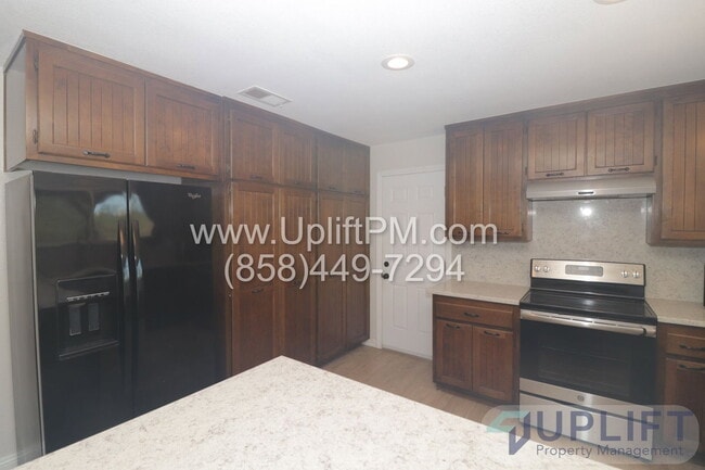 Building Photo - 15436 Las Manzanitas Rd