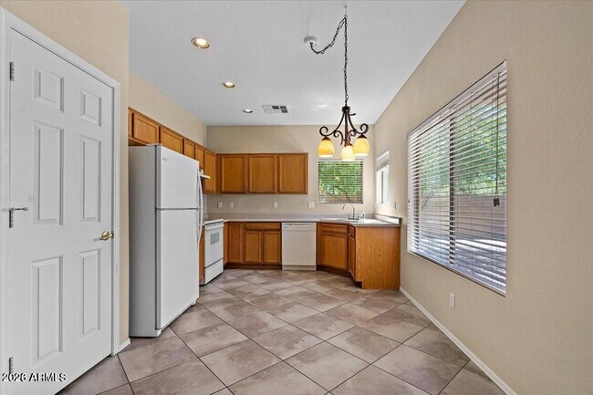 Building Photo - 9945 E Fairview Ave