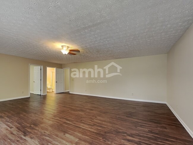 Building Photo - 931 Winding Down Way