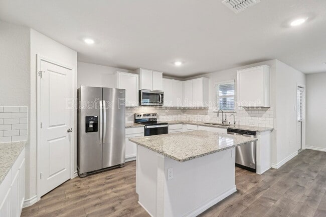 Building Photo - 11319 War Emblem