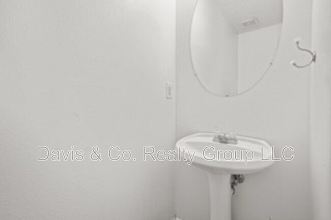 Building Photo - 4753 Klondike Cove