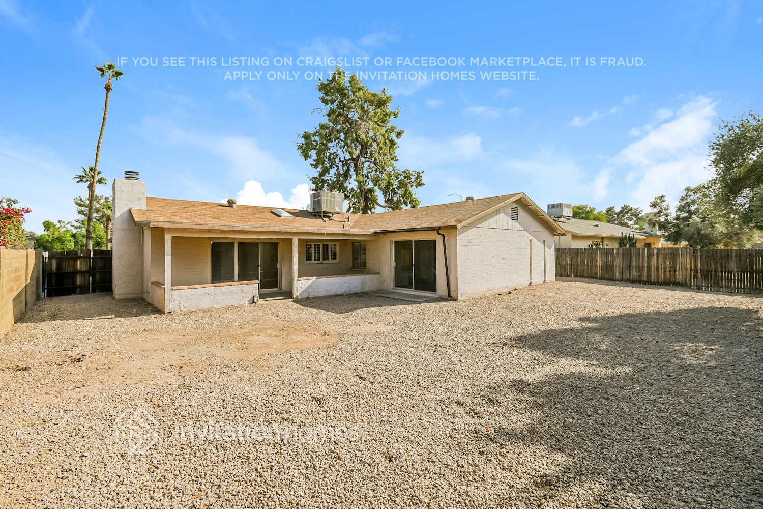 Building Photo - 2742 S Las Palmas