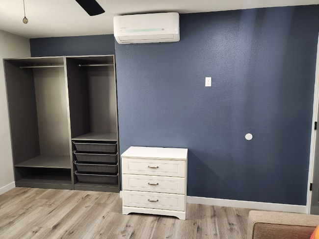 Building Photo - 3207 E Juniper Ave